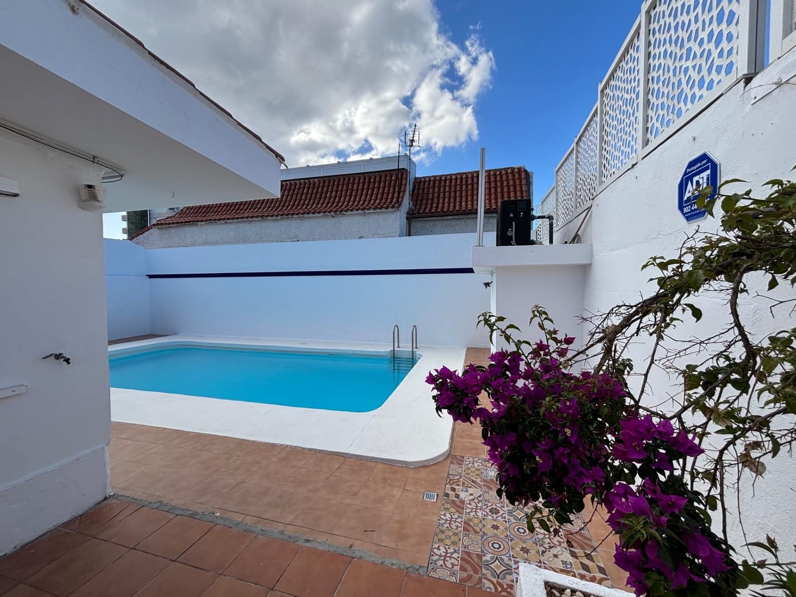 2 makuuhuone Bungalow vuokrattavana paikassa San Bartolome de Tirajana mukana uima-altaan 
autotalli - 2 350 € (Ref: 10043581)