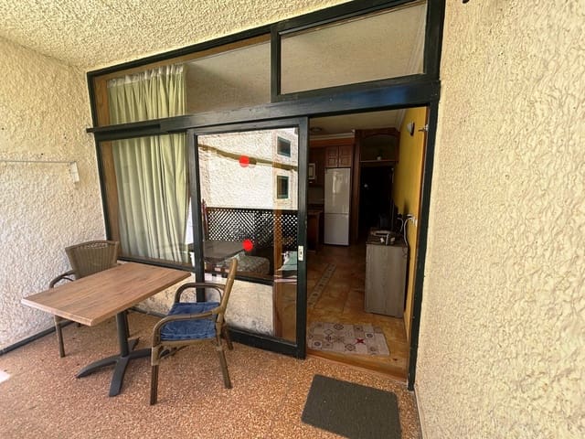 1 makuuhuone Huoneisto myytävänä paikassa San Bartolomé de Tirajana mukana uima-altaan - 180 000 € (Ref: 10160054)