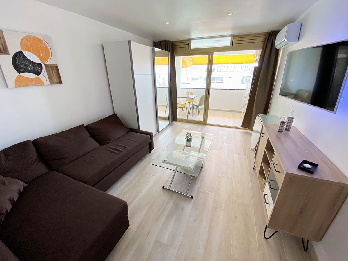 Apartament do wynajęcia w San Bartolome de Tirajana z basenem - 800 € (Ref: 10175285)
