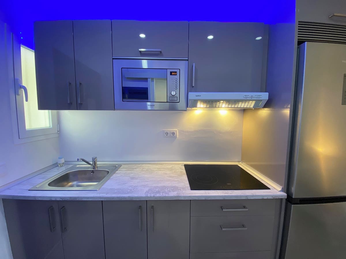 Apartament do wynajęcia w San Bartolome de Tirajana z basenem - 800 € (Ref: 10175285)