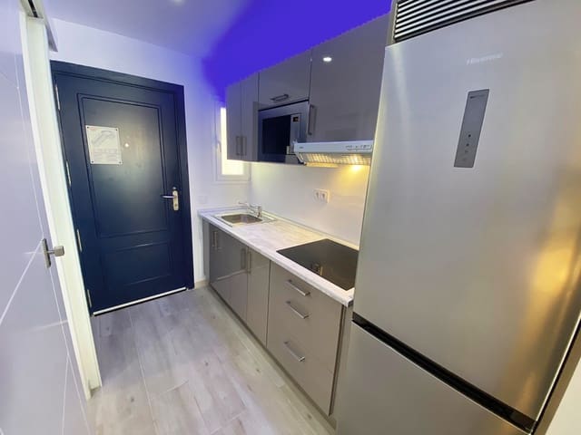 Apartament do wynajęcia w San Bartolomé de Tirajana z basenem - 800 € (Ref: 10175285)