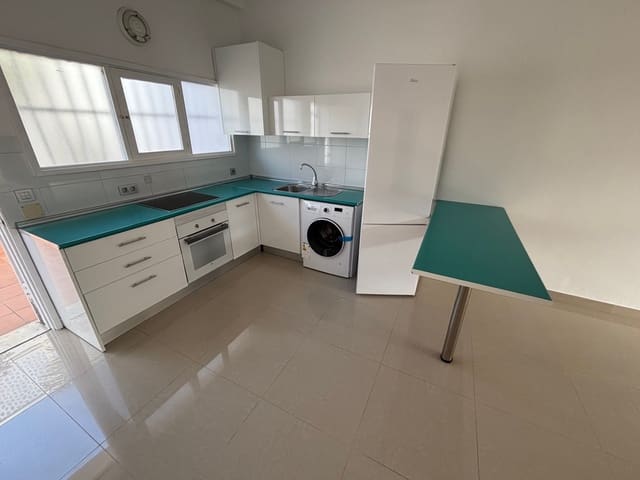 3 makuuhuone Bungalow vuokrattavana paikassa San Bartolomé de Tirajana mukana uima-altaan 
autotalli - 2 350 € (Ref: 9445442)