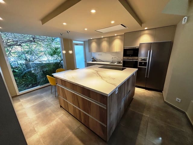 6 camera da letto Casa in vendita in San Bartolomé de Tirajana con piscina garage - 1.150.000 € (Rif: 9772070)