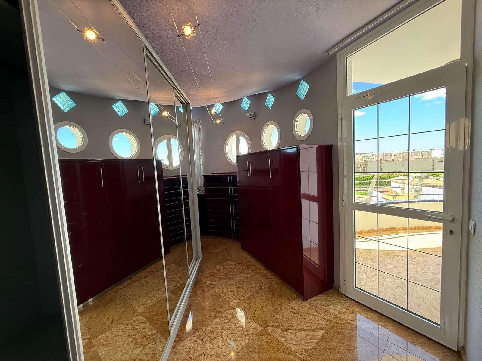 6 Zimmer Haus zu verkaufen in San Bartolome de Tirajana mit Pool Garage - 1.150.000 € (Ref: 9772070)