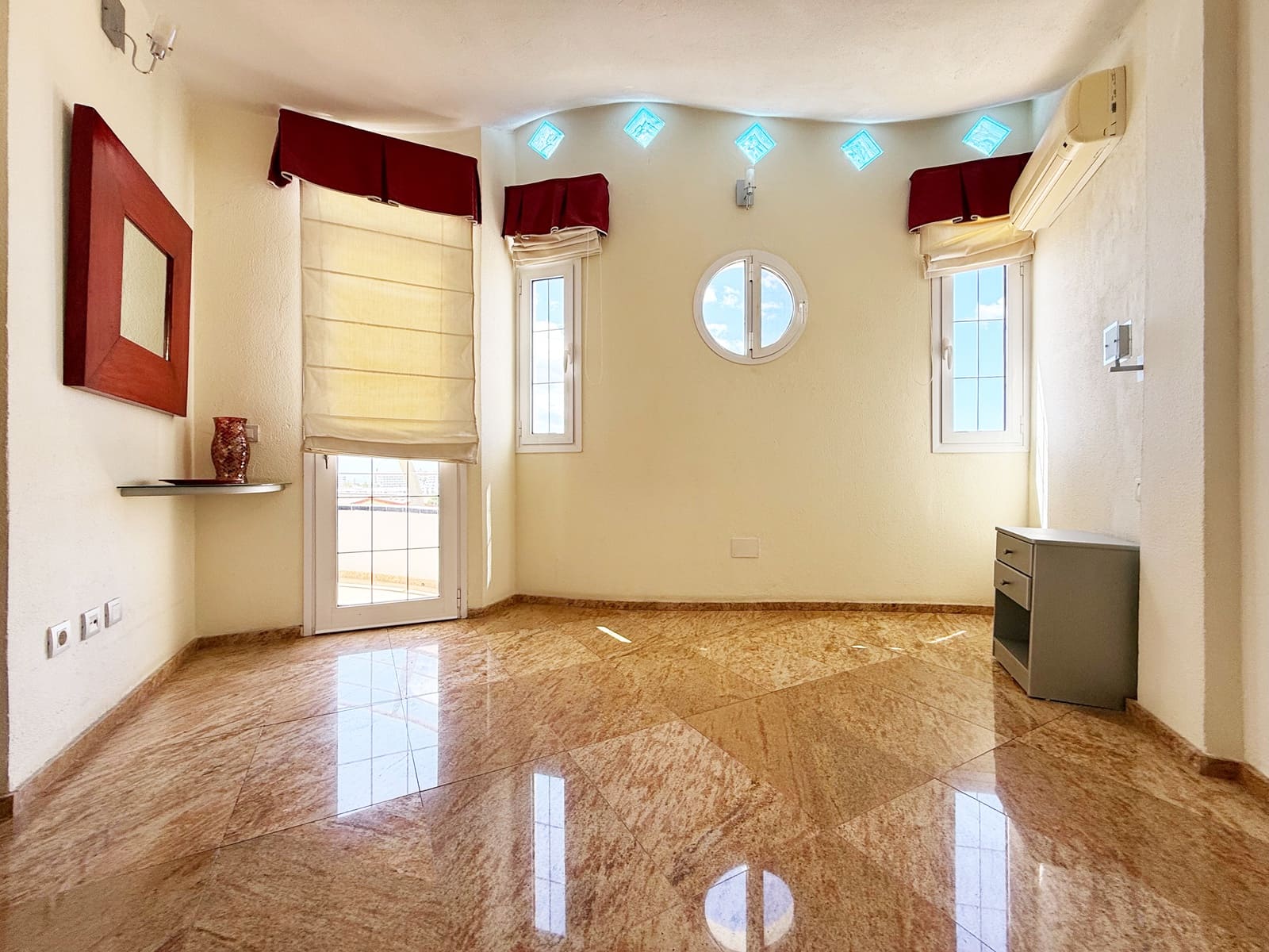 6 Zimmer Haus zu verkaufen in San Bartolome de Tirajana mit Pool Garage - 1.150.000 € (Ref: 9772070)