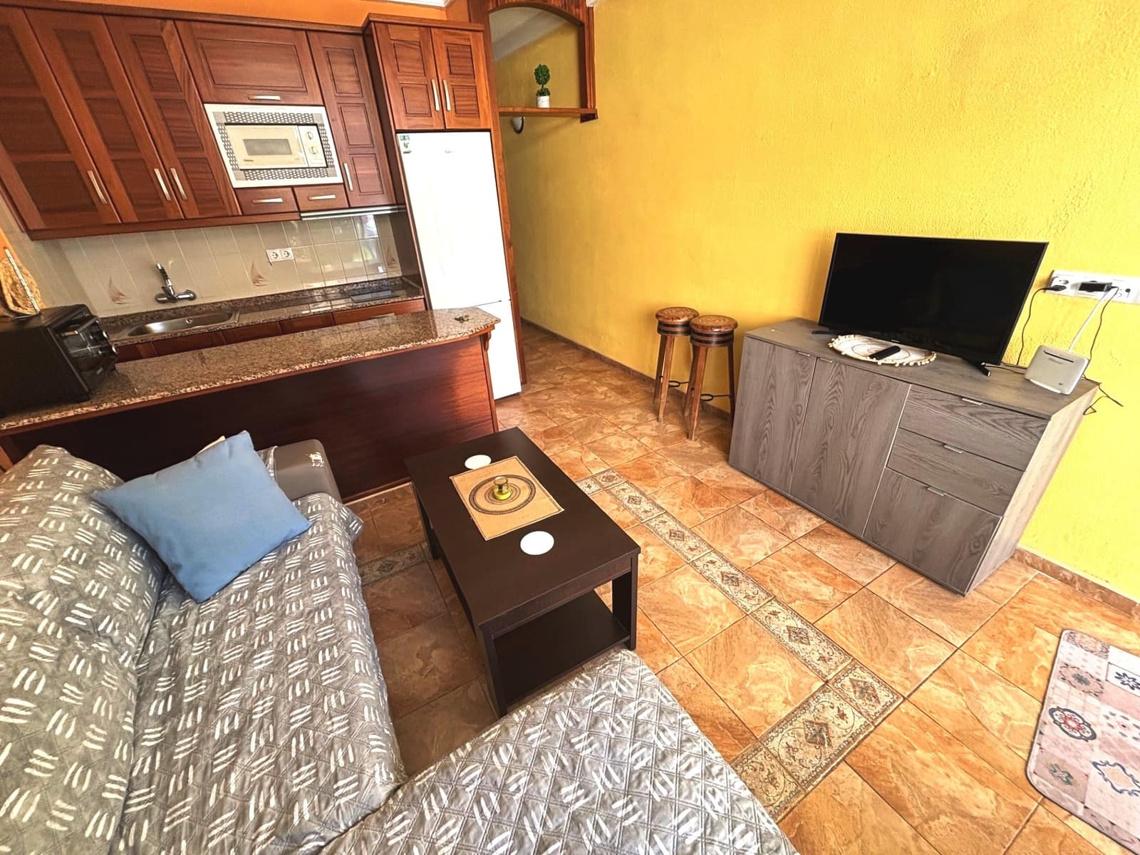 1 bedroom Apartment for sale in San Bartolome de Tirajana with pool - € 190,000 (Ref: 9777216)