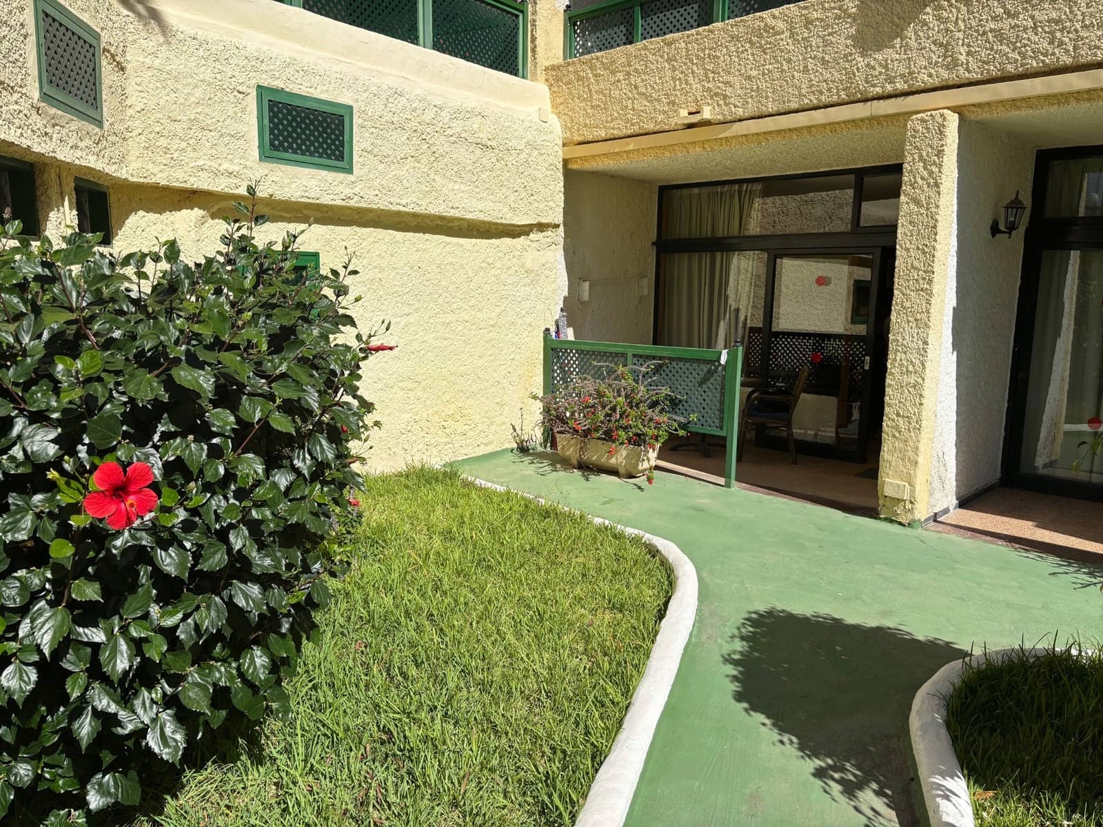 1 bedroom Apartment for sale in San Bartolome de Tirajana with pool - € 190,000 (Ref: 9777216)