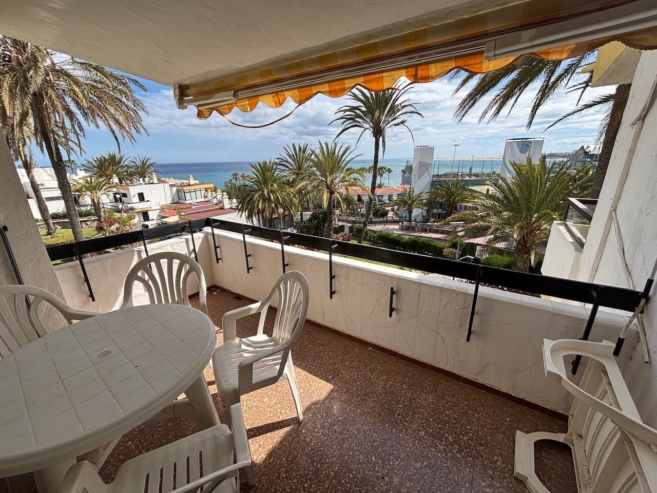 1 bedroom Beach Apartment for sale in San Bartolome de Tirajana with pool - € 275,000 (Ref: 9848195)