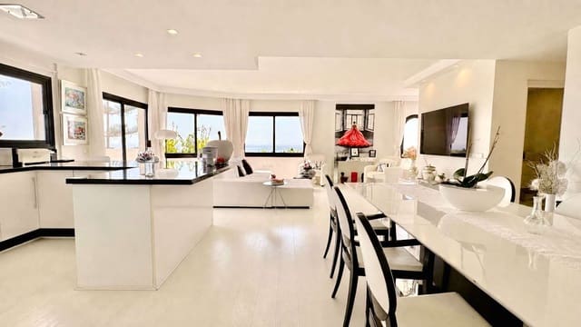 3 sovrum Lägenhet till salu i Lomas De Marbella, Marbella med pool garage - 1 725 000 € (Ref: 10045513)