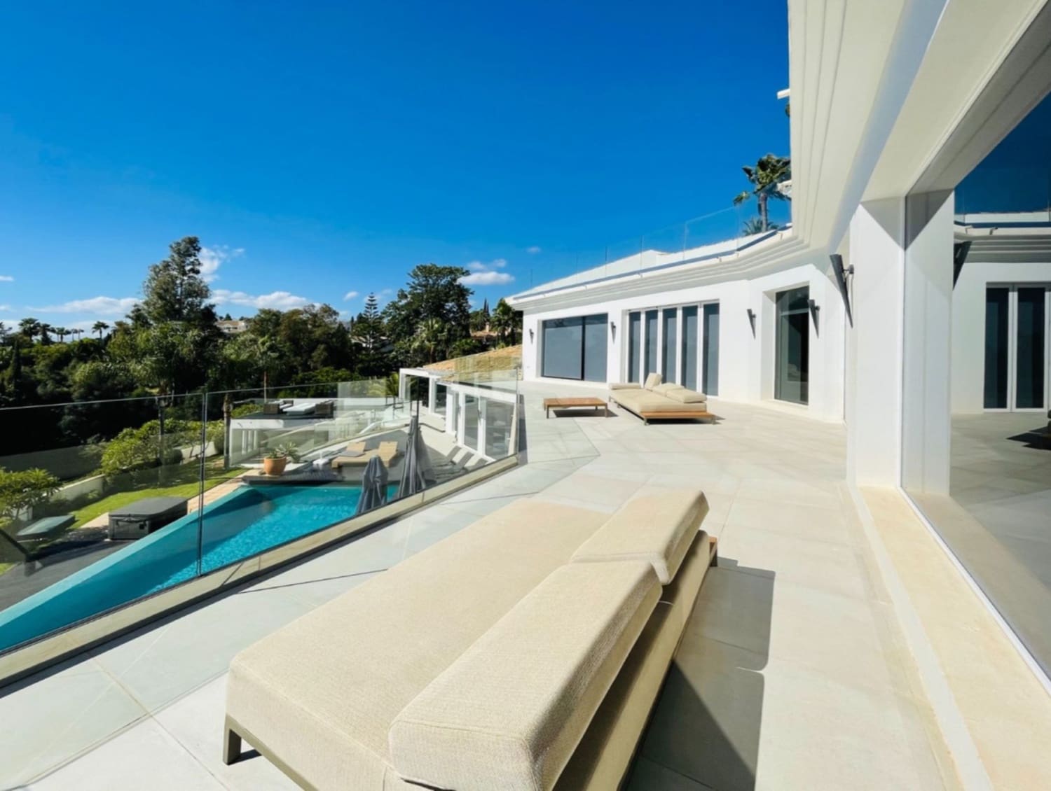 5 makuuhuone Omakotitalo myytävänä paikassa Marbella mukana uima-altaan - 3 850 000 € (Ref: 10045514)
