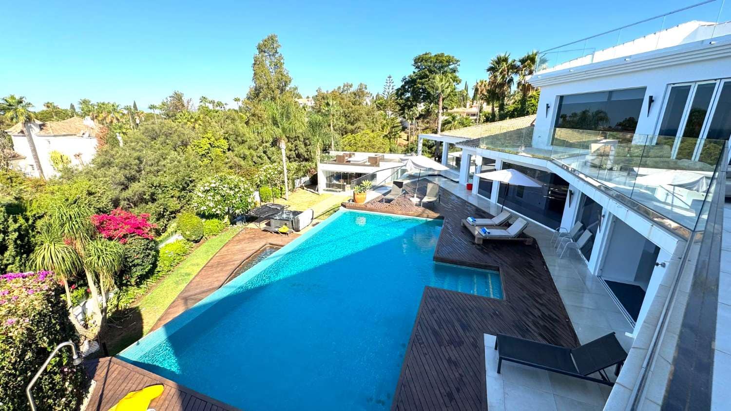 5 makuuhuone Omakotitalo myytävänä paikassa Marbella mukana uima-altaan - 3 850 000 € (Ref: 10045514)