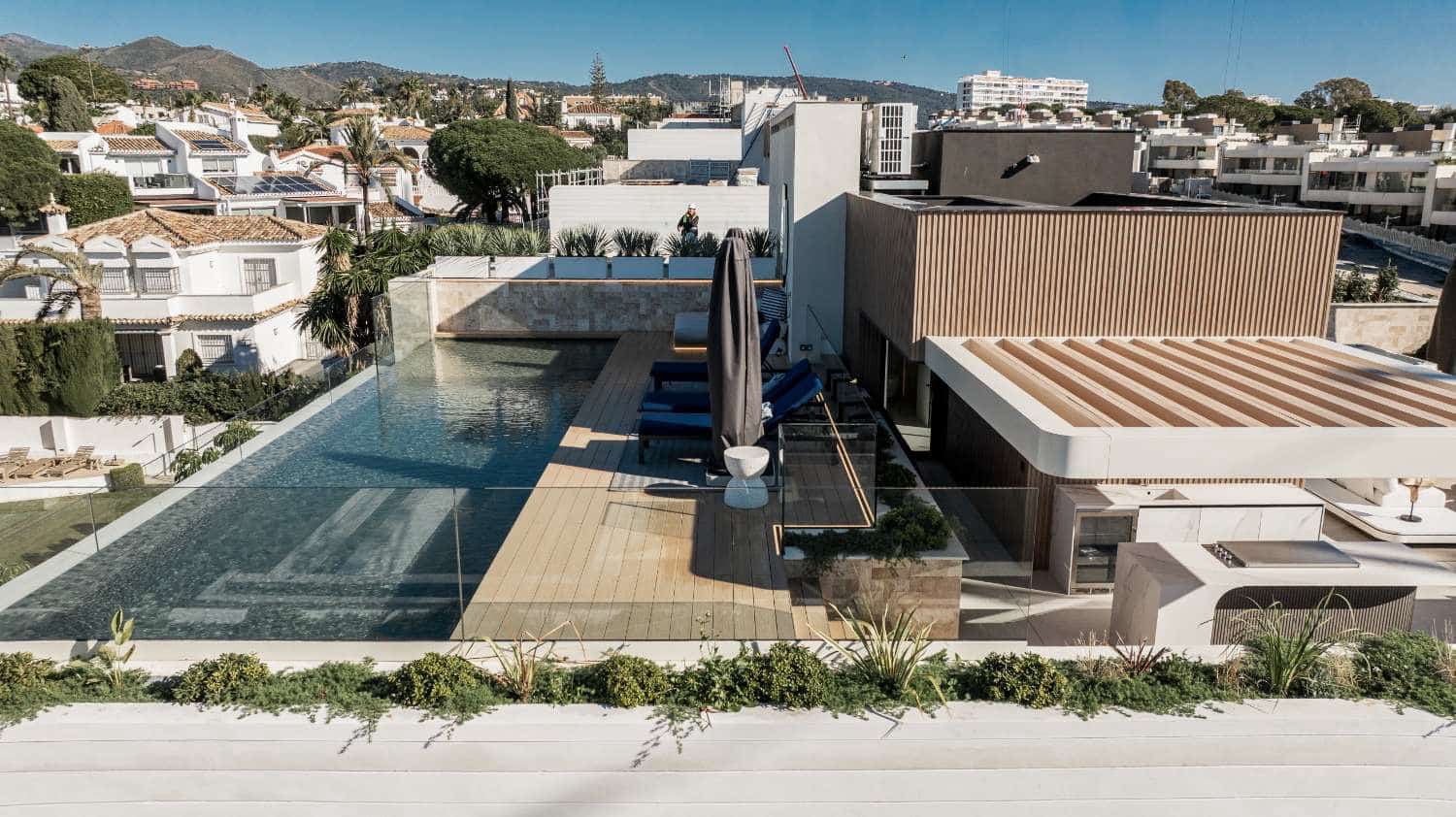 3 Zimmer Strandapartment zu verkaufen in Marbella mit Pool - 5.060.000 € (Ref: 10045521)