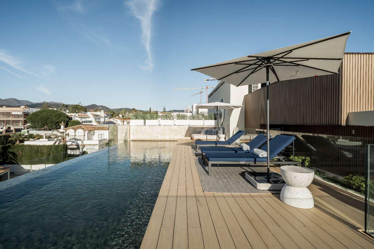 3 Zimmer Strandapartment zu verkaufen in Marbella mit Pool - 5.060.000 € (Ref: 10045521)