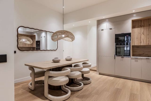 3 soveværelse Lejlighed til salg i Universidad, Madrid by - € 1.100.000 (Ref: 10045525)