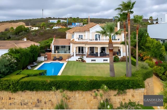 6 bedroom Villa for sale in La Alcaidesa with pool - € 1,500,000 (Ref: 9107113)