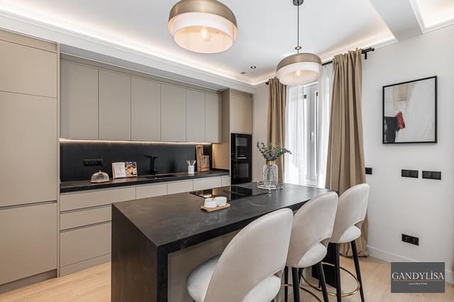 3 sovrum Lägenhet till salu i Madrid stad med pool garage - 1 350 000 € (Ref: 9165649)