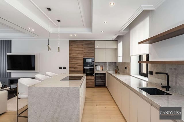 4 bedroom Penthouse for sale in Madrid city - € 1,990,000 (Ref: 9165650)