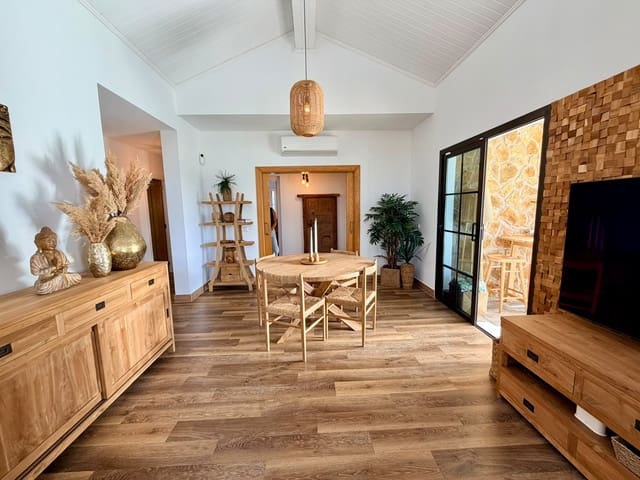 3 chambre Villa/Maison à vendre à Antigua avec piscine garage - 749 000 € (Ref: 10039226)