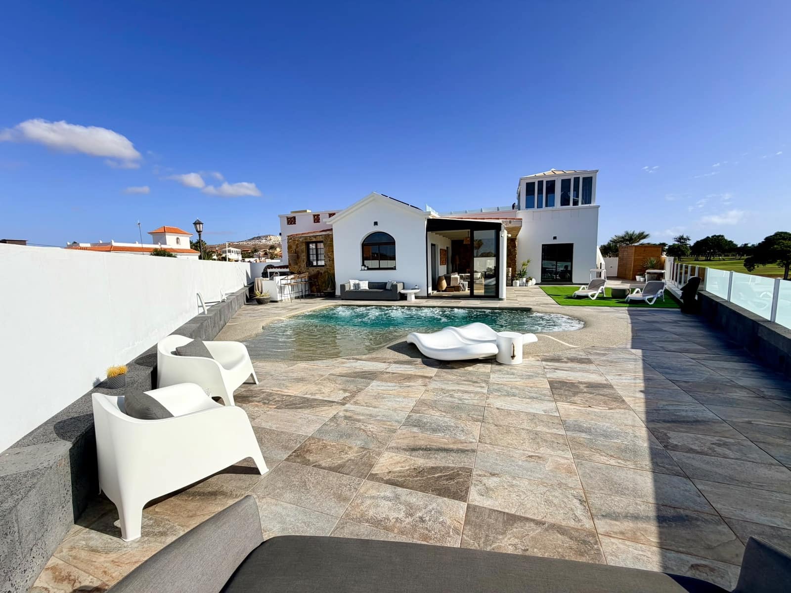 3 chambre Villa/Maison à vendre à Antigua avec piscine garage - 749 000 € (Ref: 10039226)