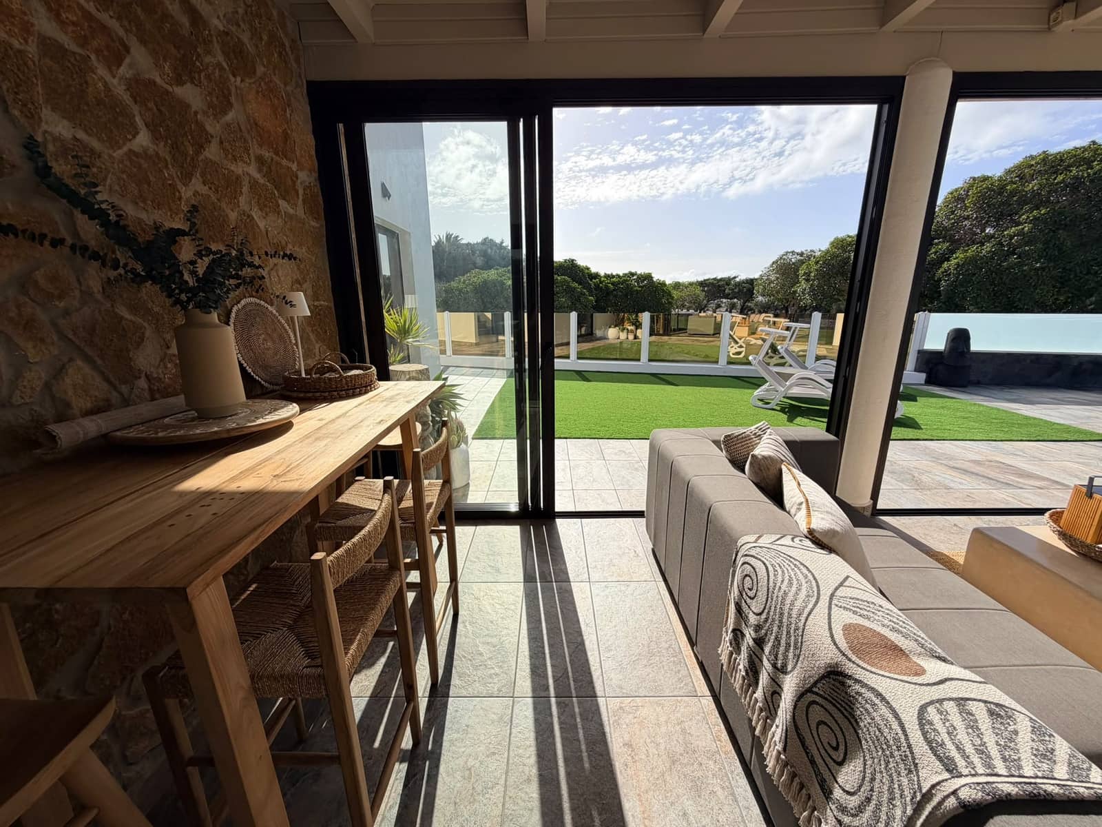 3 chambre Villa/Maison à vendre à Antigua avec piscine garage - 749 000 € (Ref: 10039226)