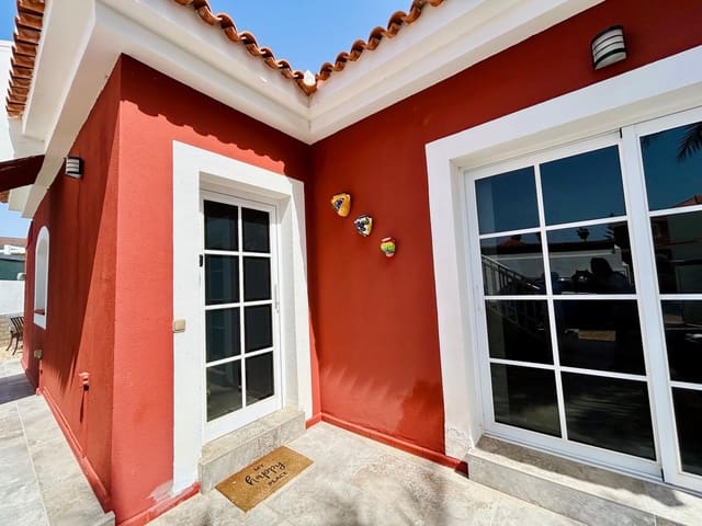 4 slaapkamer Villa te koop in Caleta de Fuste, Antigua met zwembad garage - € 570.000 (Ref: 9700383)