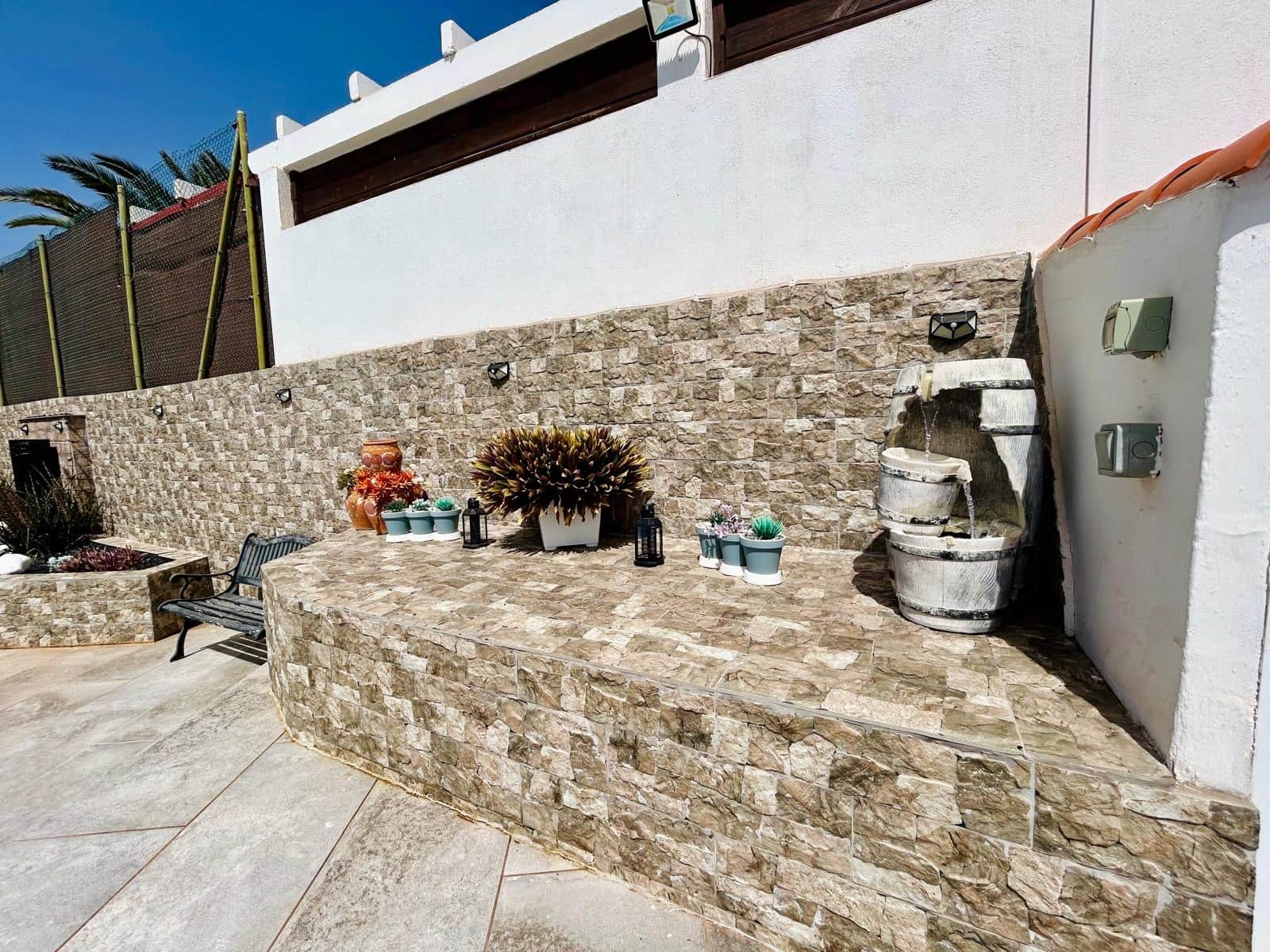 4 bedroom Villa for sale in Caleta de Fuste with pool garage - € 570,000 (Ref: 9700383)