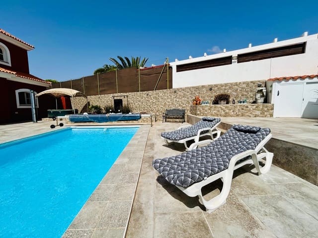 4 slaapkamer Villa te koop in Caleta de Fuste, Antigua met zwembad garage - € 570.000 (Ref: 9700383)