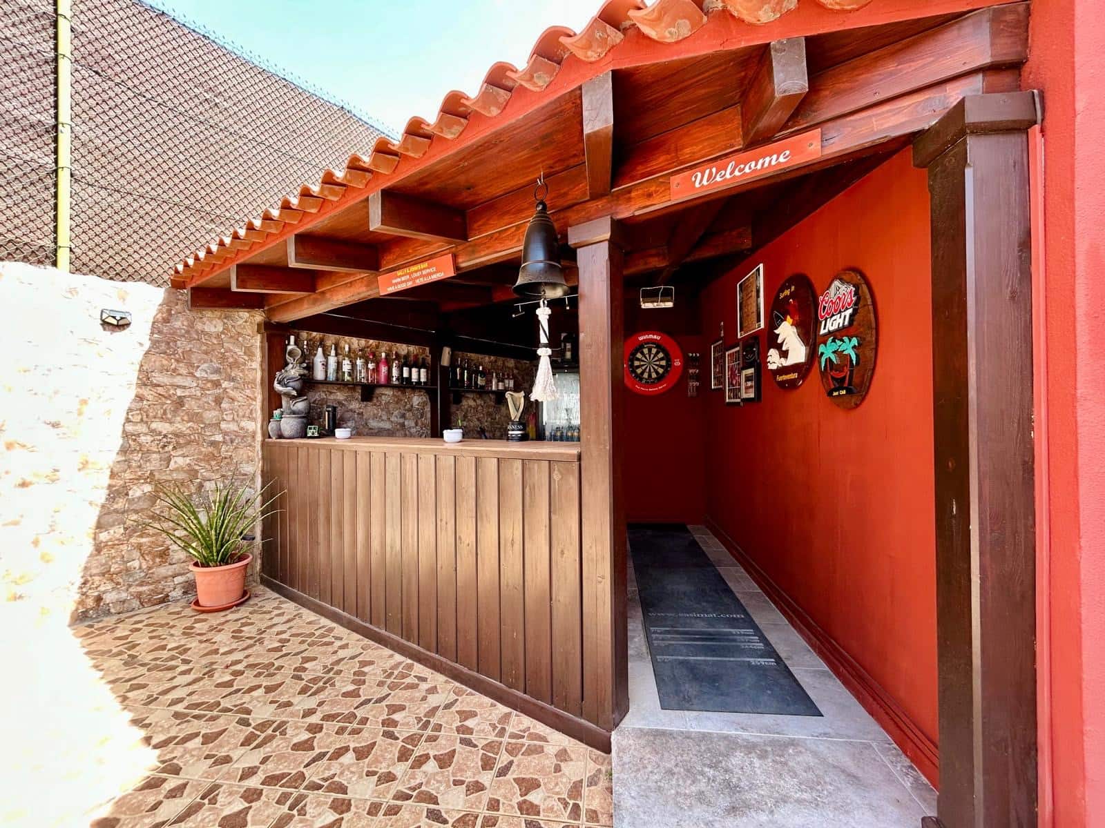 4 bedroom Villa for sale in Caleta de Fuste with pool garage - € 570,000 (Ref: 9700383)