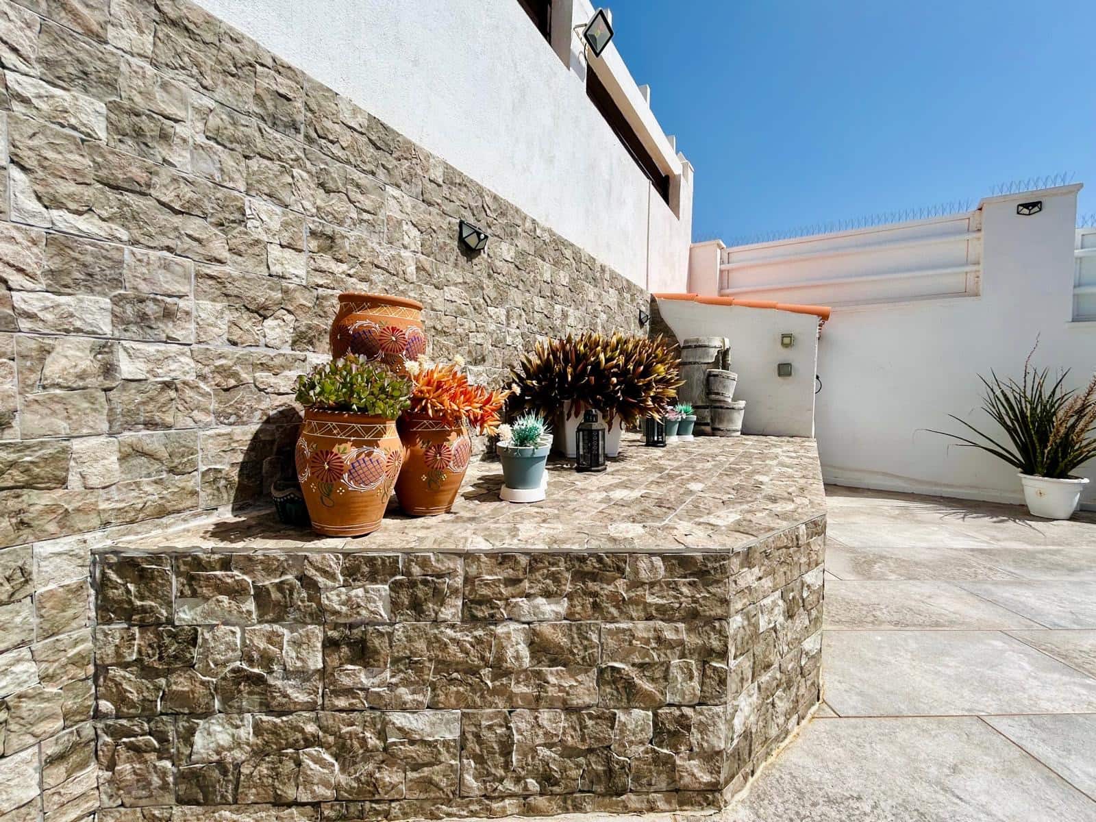 4 bedroom Villa for sale in Caleta de Fuste with pool garage - € 570,000 (Ref: 9700383)