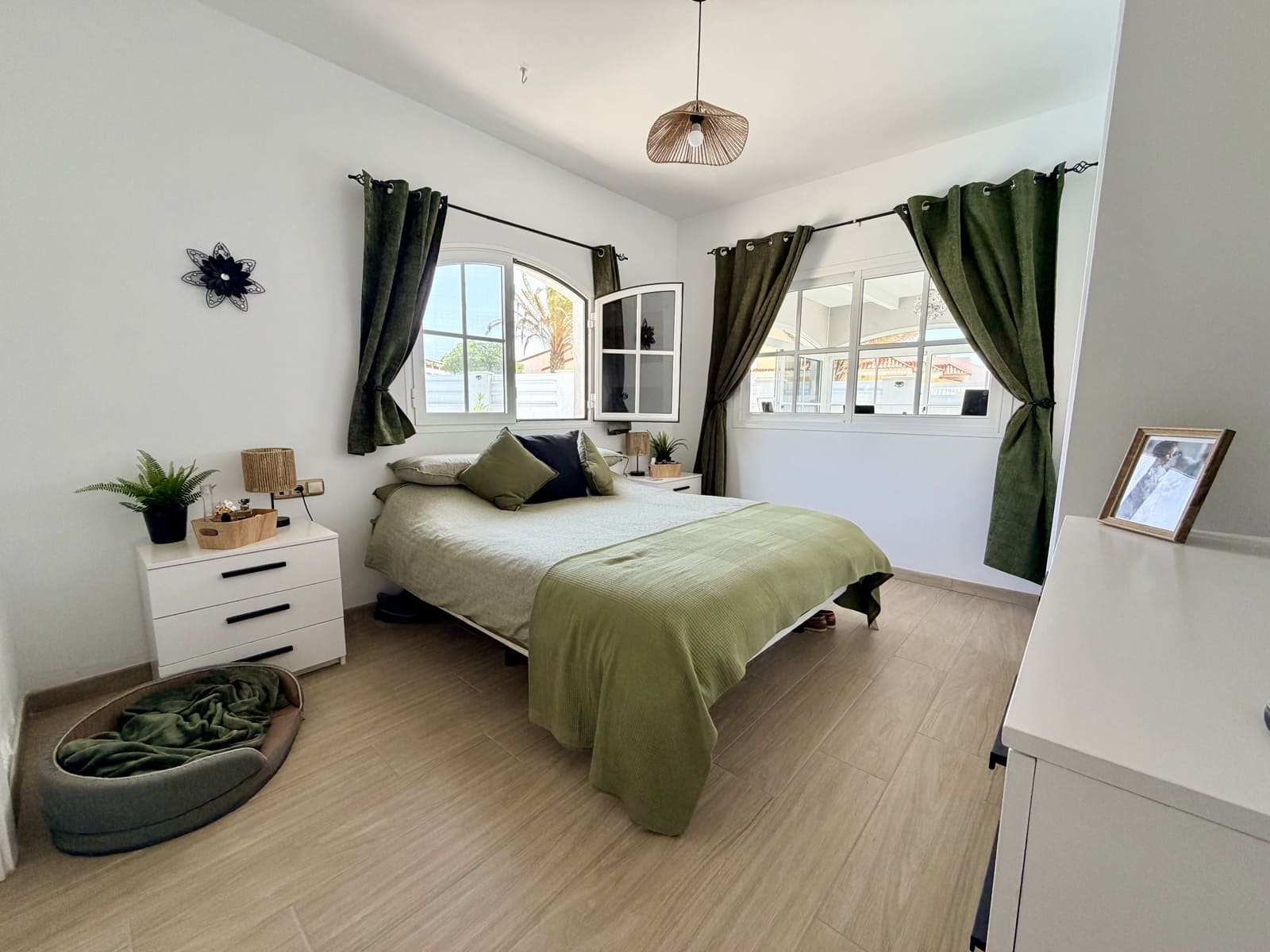 4 bedroom Villa for sale in Caleta de Fuste with pool garage - € 570,000 (Ref: 9700383)