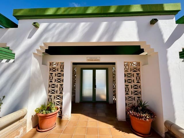 2 bedroom Apartment for sale in Caleta de Fuste, Antigua with pool garage - € 190,000 (Ref: 9703234)