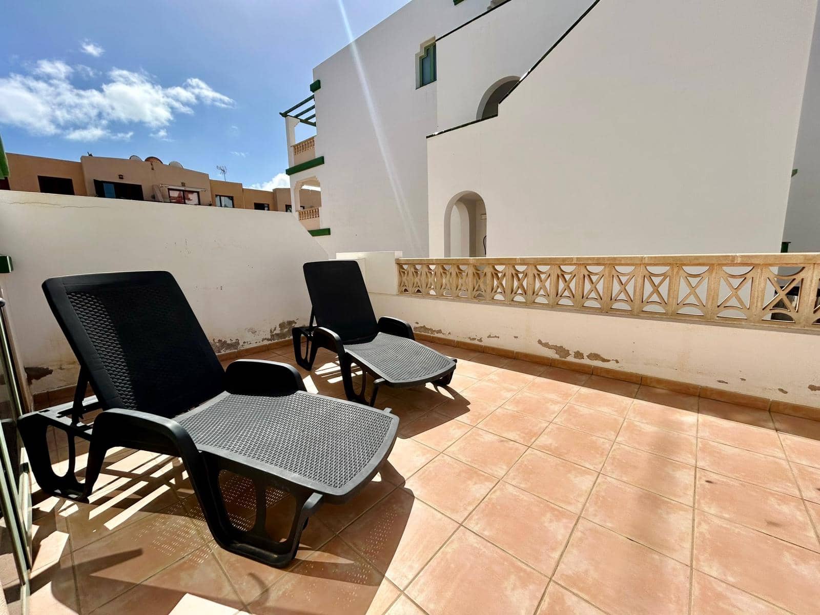 2 bedroom Apartment for sale in Caleta de Fuste with pool garage - € 190,000 (Ref: 9703234)