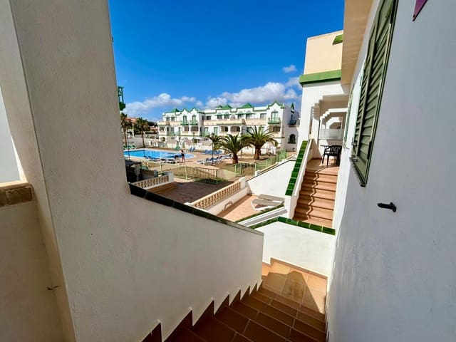2 bedroom Apartment for sale in Caleta de Fuste, Antigua with pool garage - € 190,000 (Ref: 9703234)