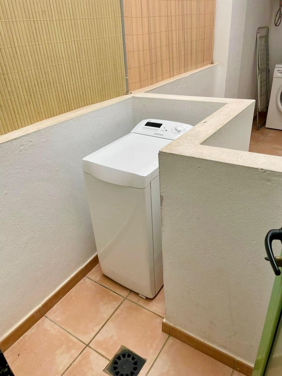 2 bedroom Apartment for sale in Caleta de Fuste with pool garage - € 190,000 (Ref: 9703234)