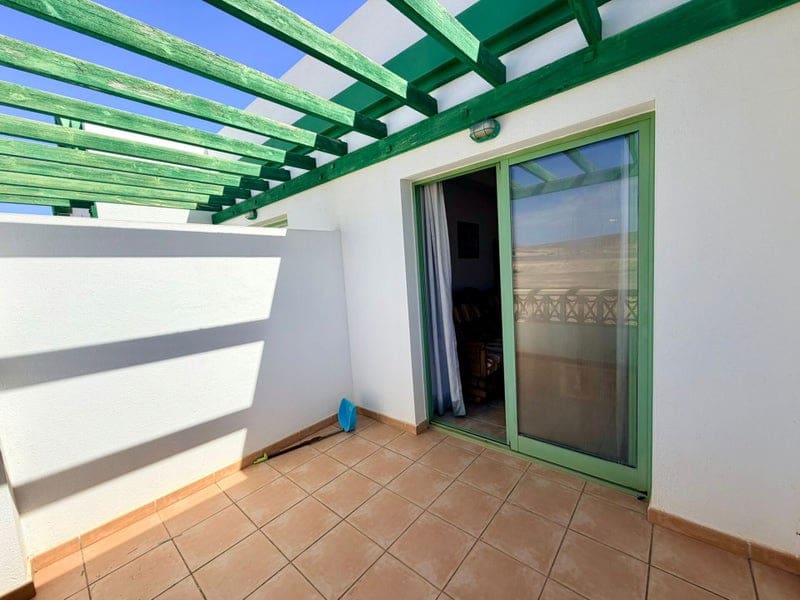 1 bedroom Apartment for sale in Caleta de Fuste with pool garage - € 179,000 (Ref: 9703235)