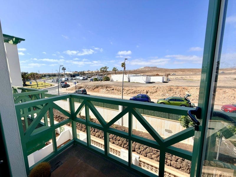 1 bedroom Apartment for sale in Caleta de Fuste with pool garage - € 179,000 (Ref: 9703235)