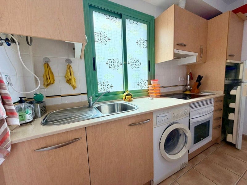 1 bedroom Apartment for sale in Caleta de Fuste with pool garage - € 179,000 (Ref: 9703235)