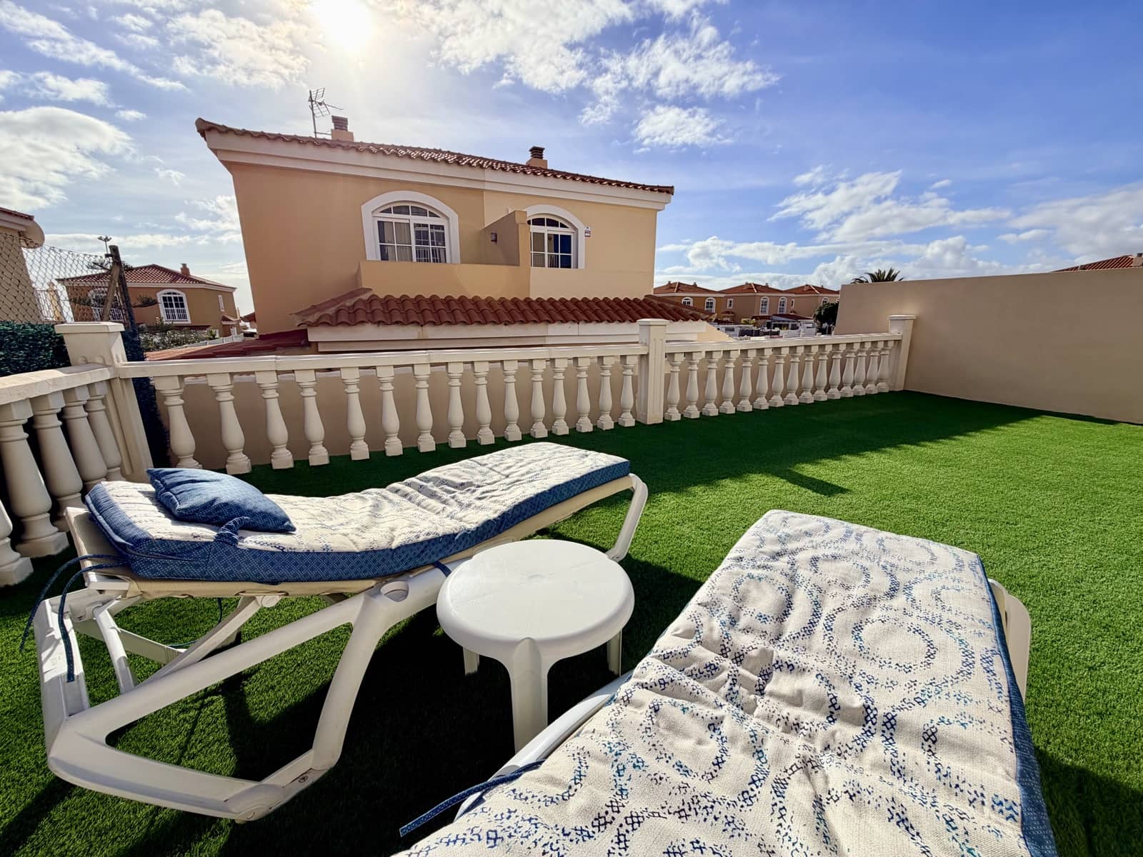 3 camera da letto Villetta Bifamiliare in vendita in Caleta de Fuste con piscina garage - 335.000 € (Rif: 9703236)