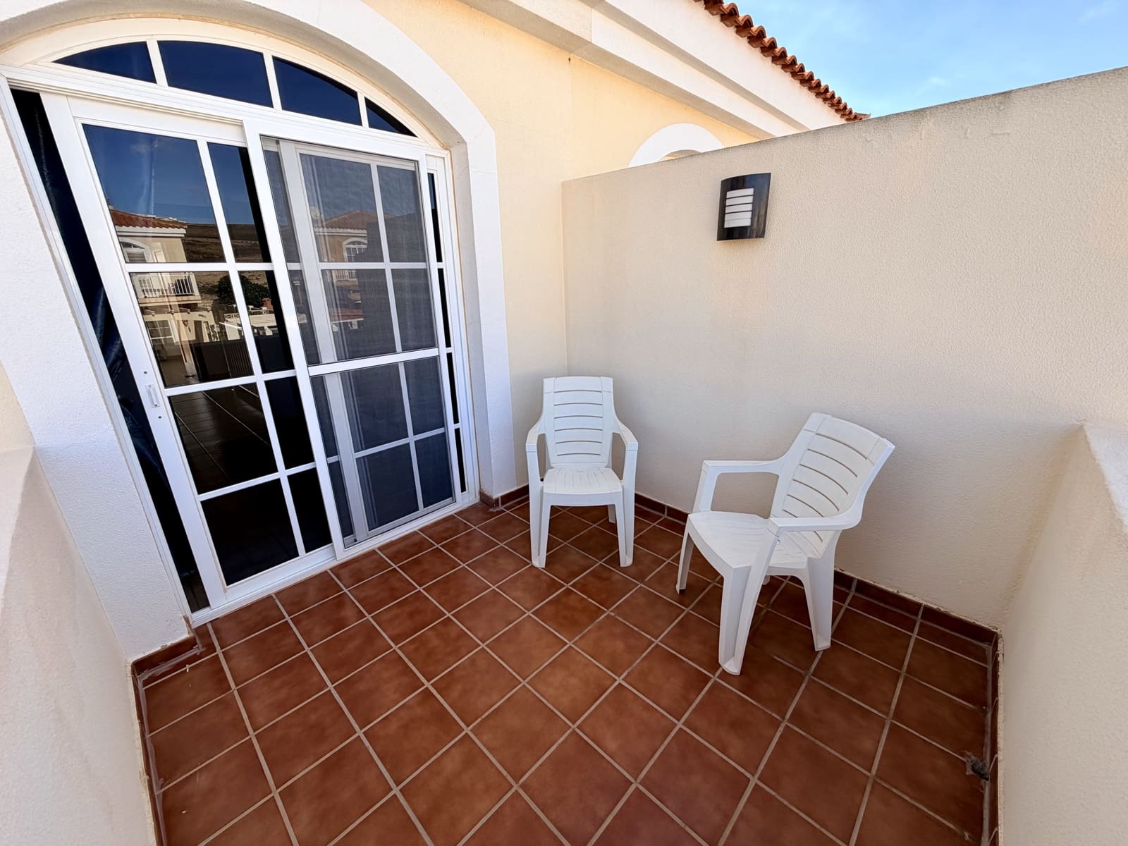 3 camera da letto Villetta Bifamiliare in vendita in Caleta de Fuste con piscina garage - 335.000 € (Rif: 9703236)
