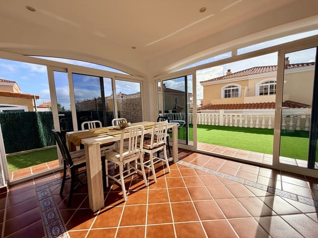 3 camera da letto Villetta Bifamiliare in vendita in Caleta de Fuste, Antigua con piscina garage - 335.000 € (Rif: 9703236)