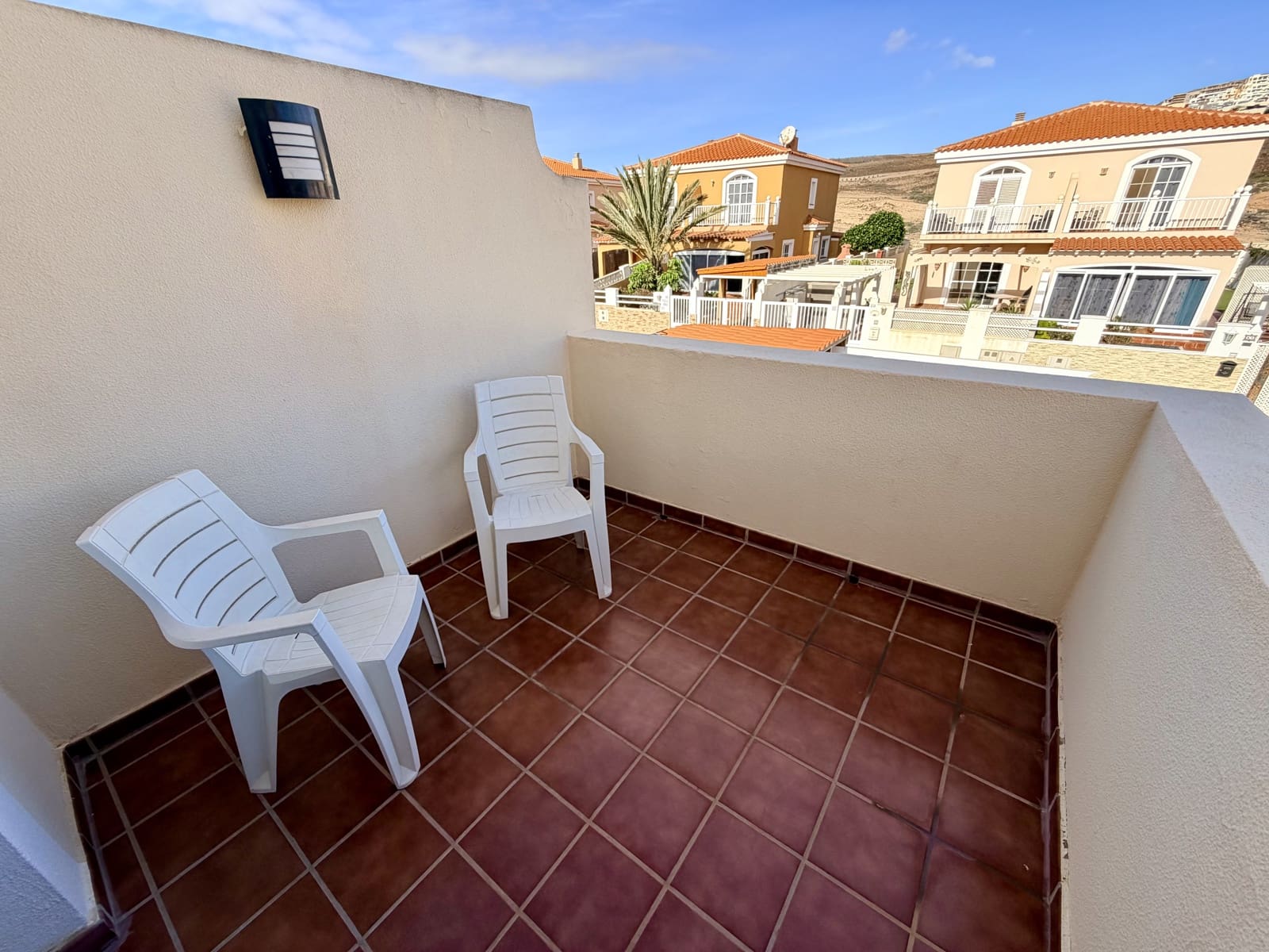 3 camera da letto Villetta Bifamiliare in vendita in Caleta de Fuste con piscina garage - 335.000 € (Rif: 9703236)