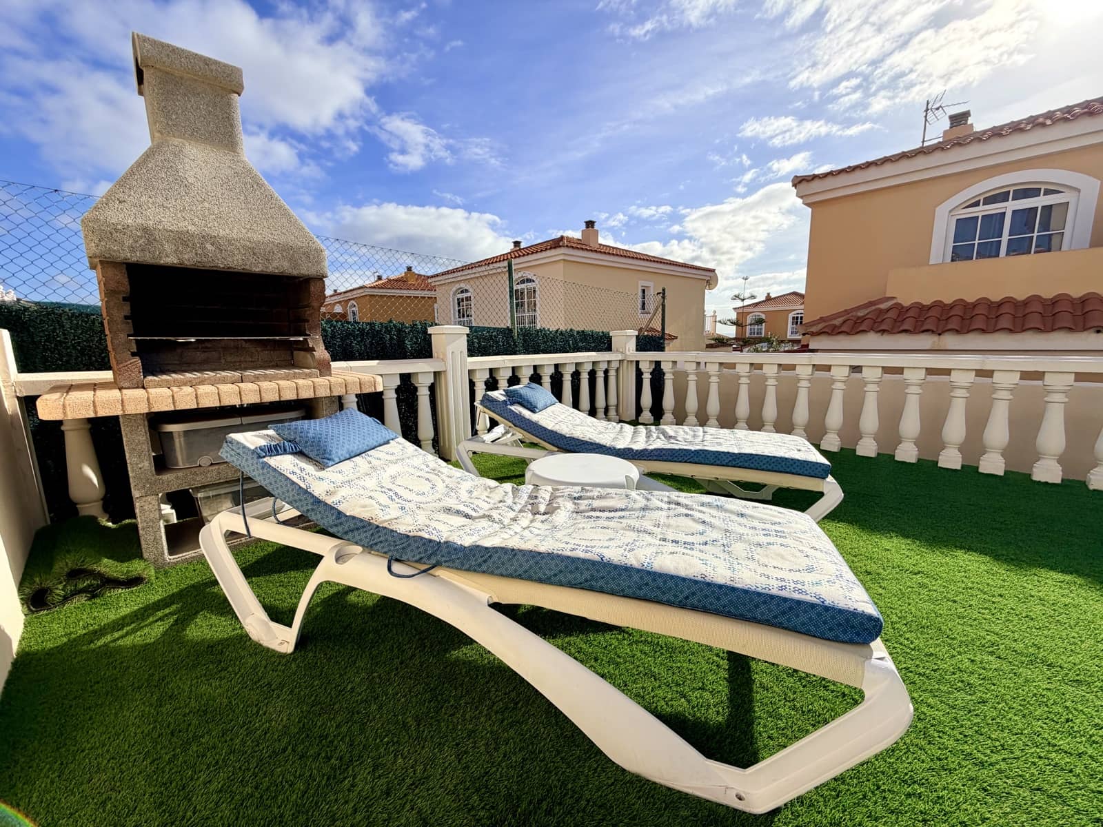 3 camera da letto Villetta Bifamiliare in vendita in Caleta de Fuste con piscina garage - 335.000 € (Rif: 9703236)