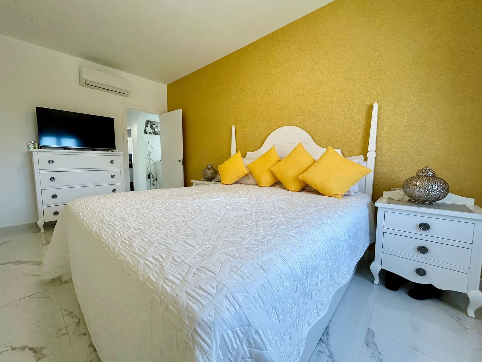 Chalet de 3 habitaciones en Caleta de Fuste en venta con piscina garaje - 590.000 € (Ref: 9703239)