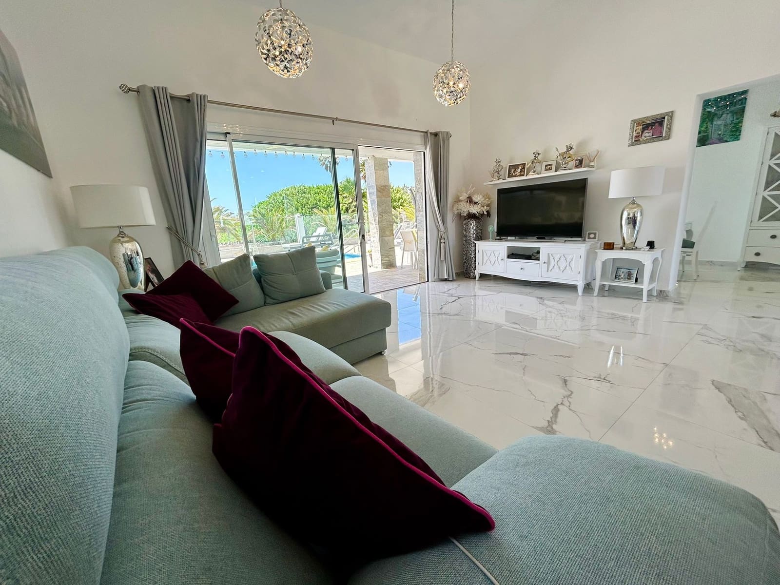 Chalet de 3 habitaciones en Caleta de Fuste en venta con piscina garaje - 590.000 € (Ref: 9703239)