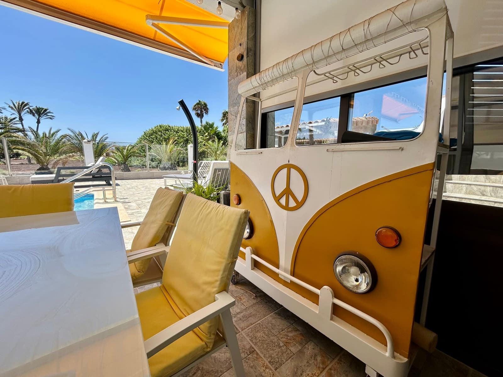 Chalet de 3 habitaciones en Caleta de Fuste en venta con piscina garaje - 590.000 € (Ref: 9703239)