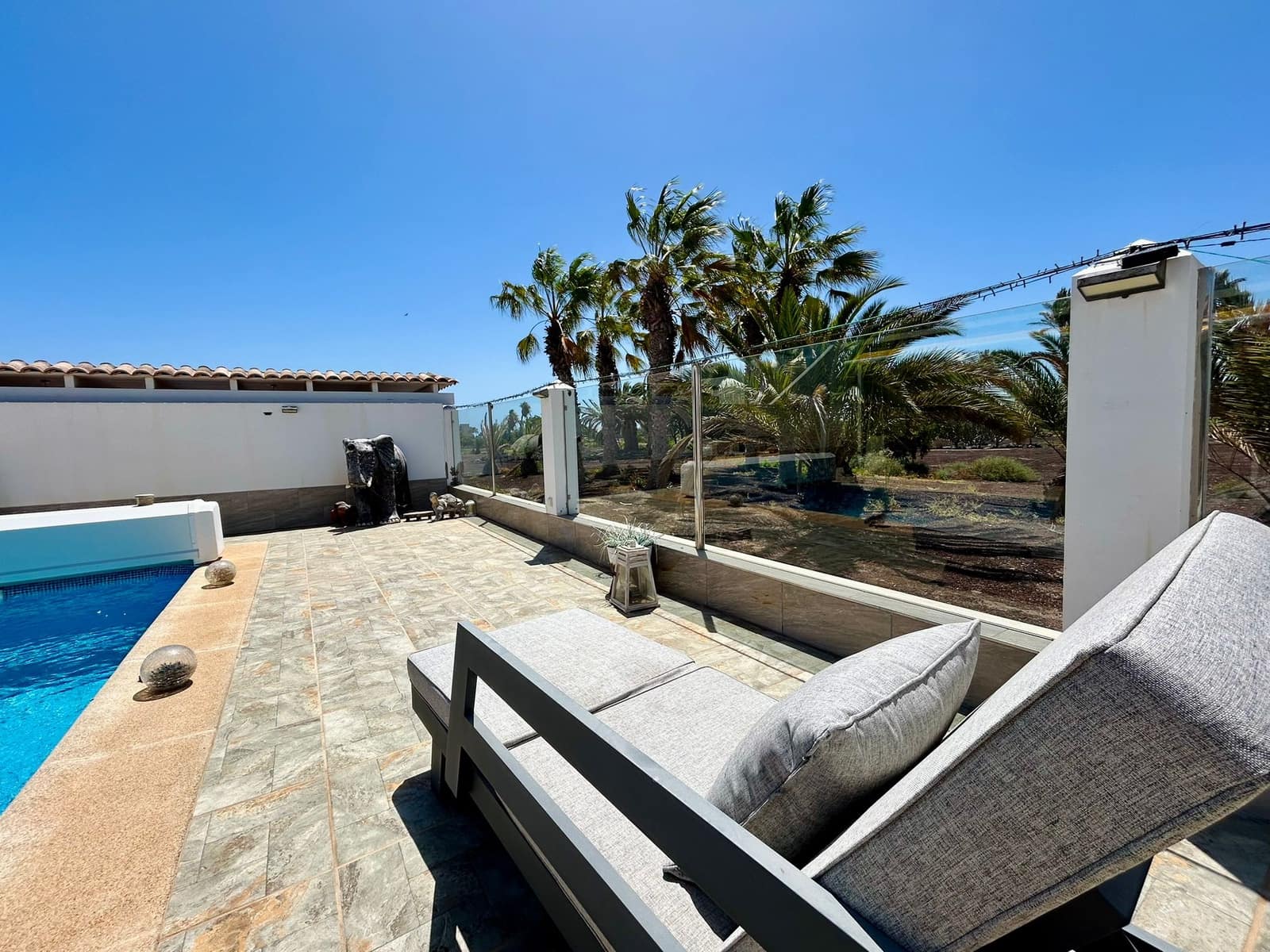 Chalet de 3 habitaciones en Caleta de Fuste en venta con piscina garaje - 590.000 € (Ref: 9703239)