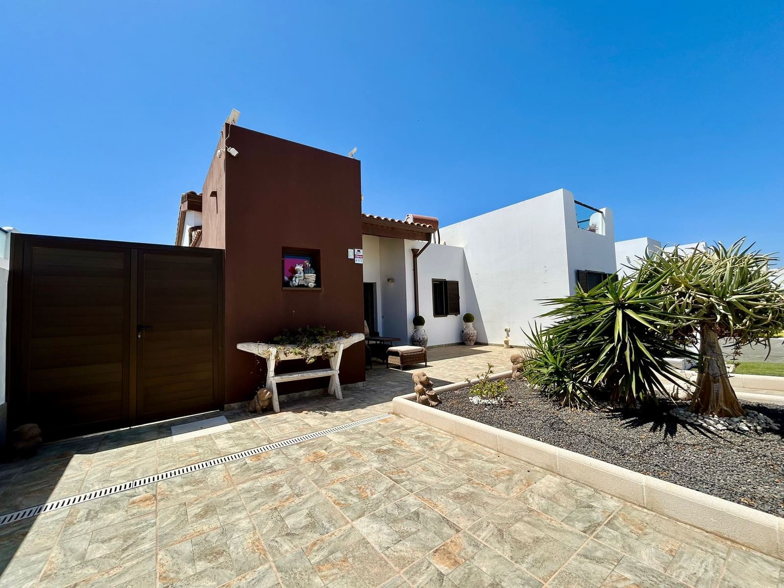 Chalet de 3 habitaciones en Caleta de Fuste en venta con piscina garaje - 590.000 € (Ref: 9703239)