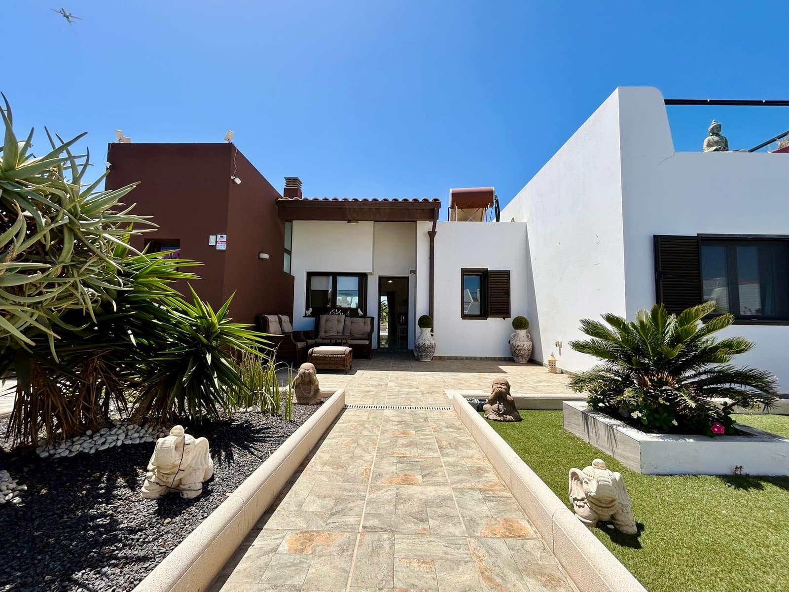 Chalet de 3 habitaciones en Caleta de Fuste en venta con piscina garaje - 590.000 € (Ref: 9703239)