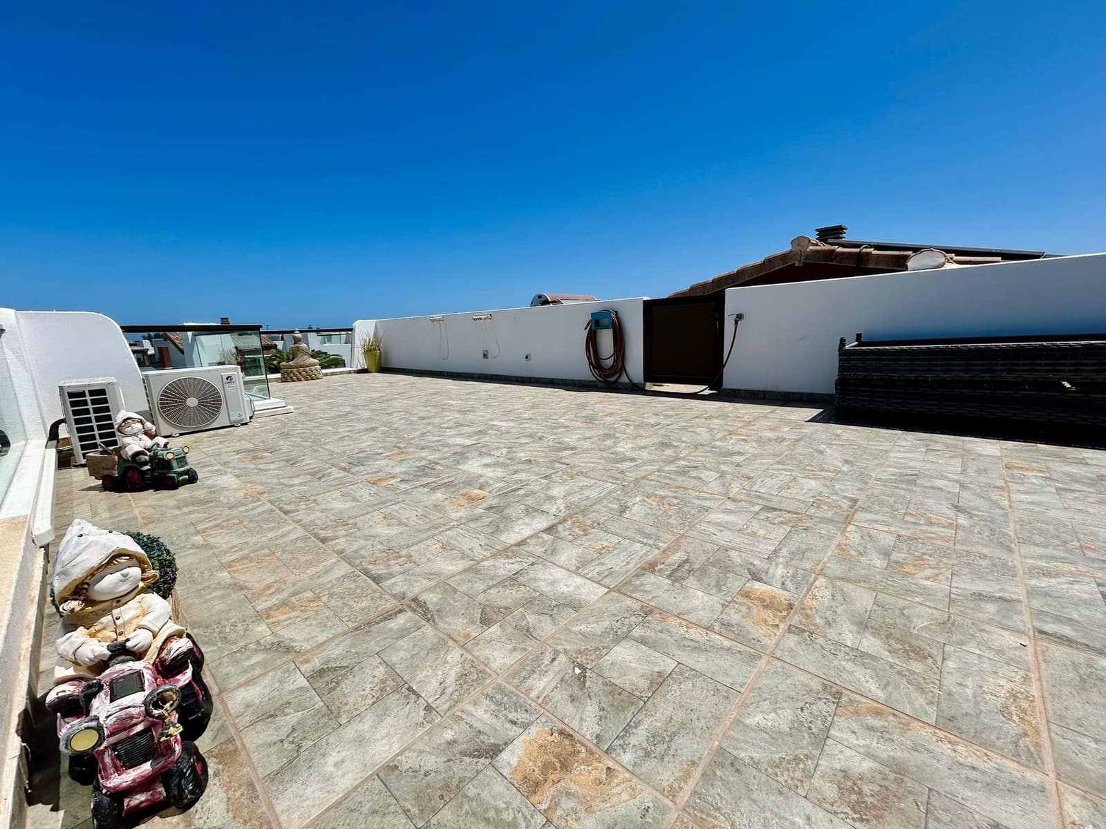 Chalet de 3 habitaciones en Caleta de Fuste en venta con piscina garaje - 590.000 € (Ref: 9703239)