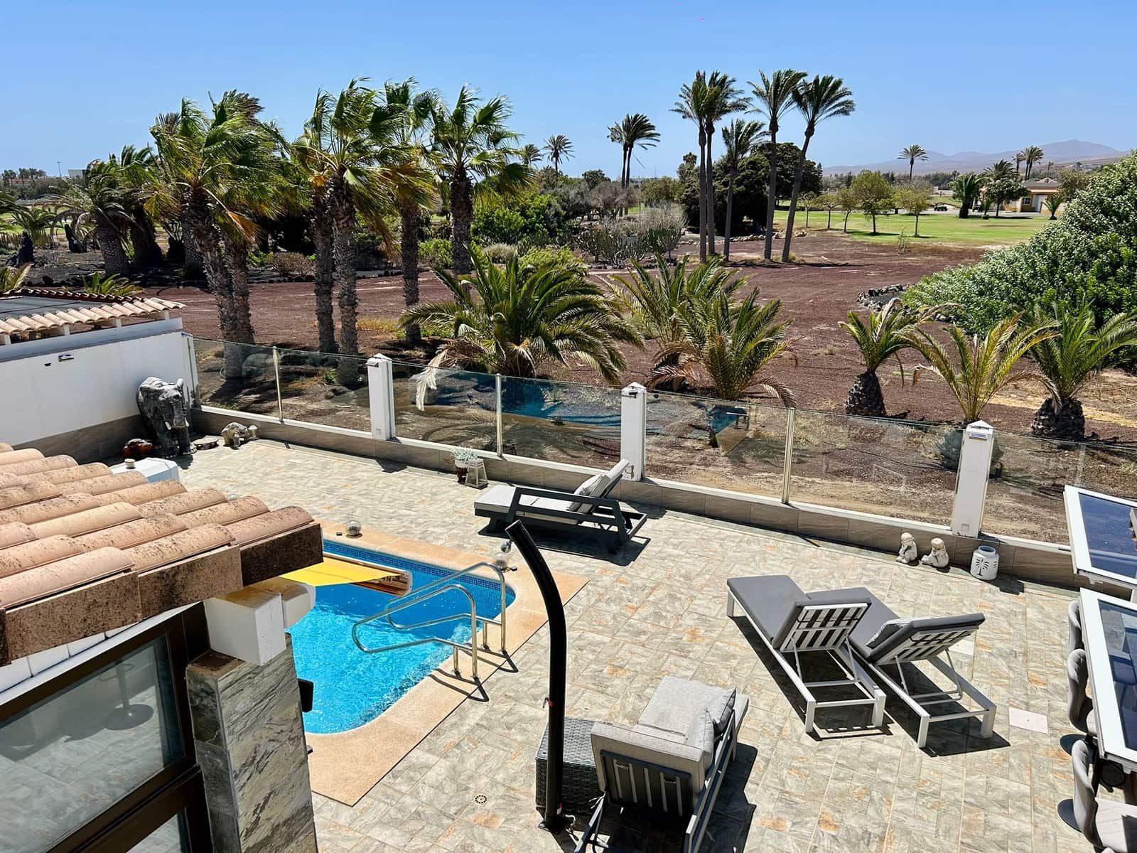 Chalet de 3 habitaciones en Caleta de Fuste en venta con piscina garaje - 590.000 € (Ref: 9703239)